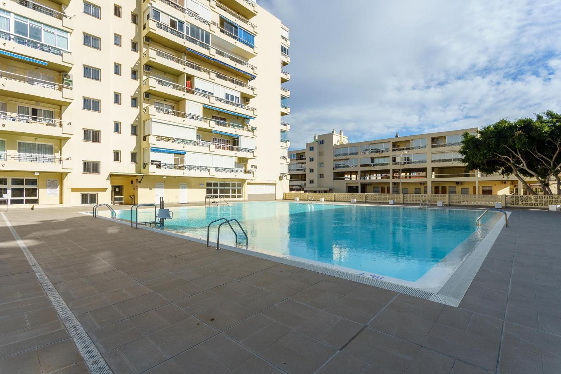 טורמולינוס Malagasuite Carihuela Apartments מראה חיצוני תמונה